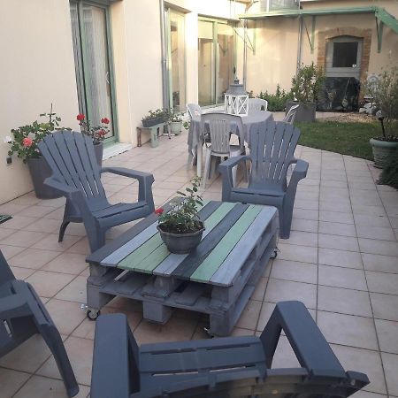 Chambre D'Hote Avec Piscine Couverte Coulaines Exterior foto
