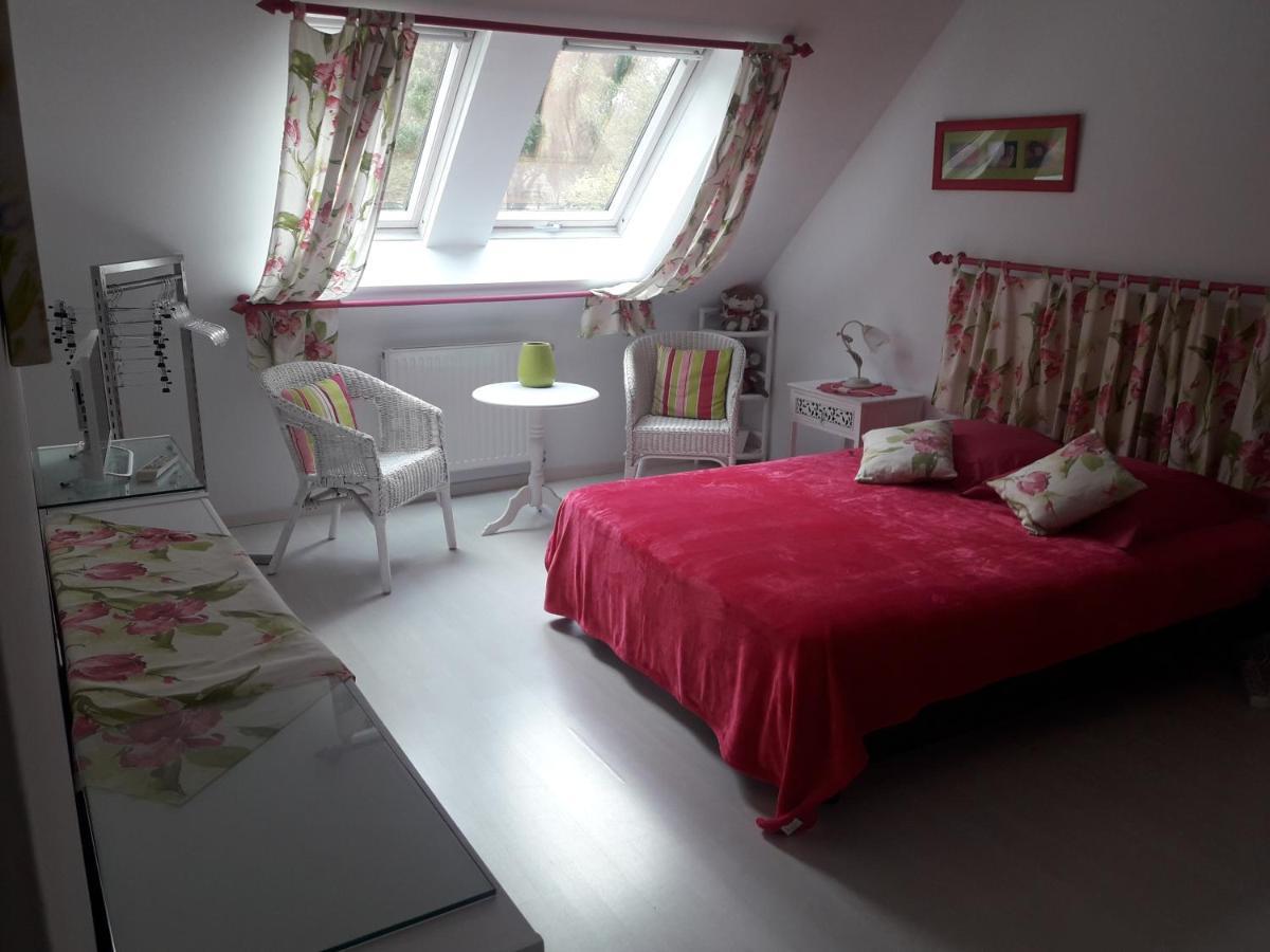 Chambre D'Hote Avec Piscine Couverte Coulaines Exterior foto